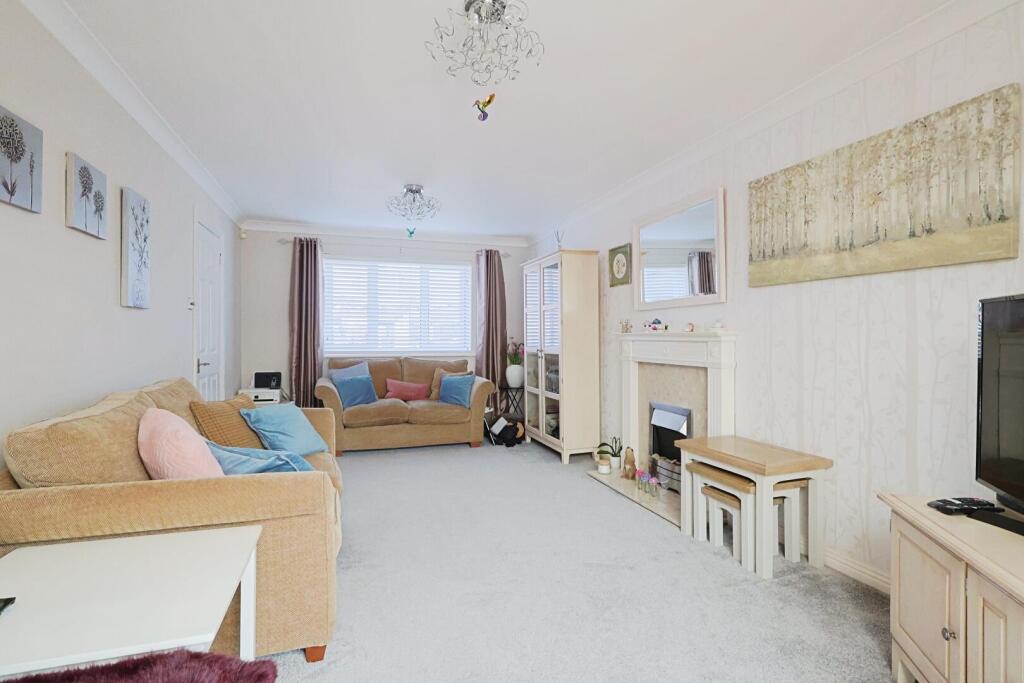 House in Poole, Hillbourne, Broadstone - View 5