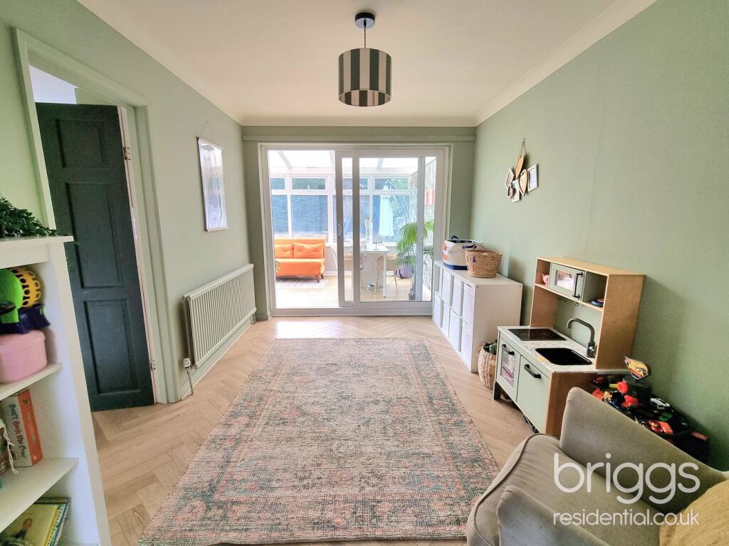 House in South Kesteven, Market Deeping - More