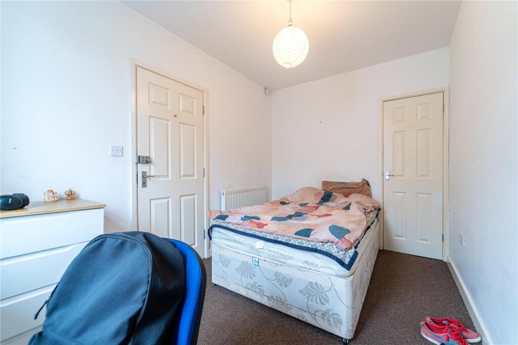 6 bedroom house for rent