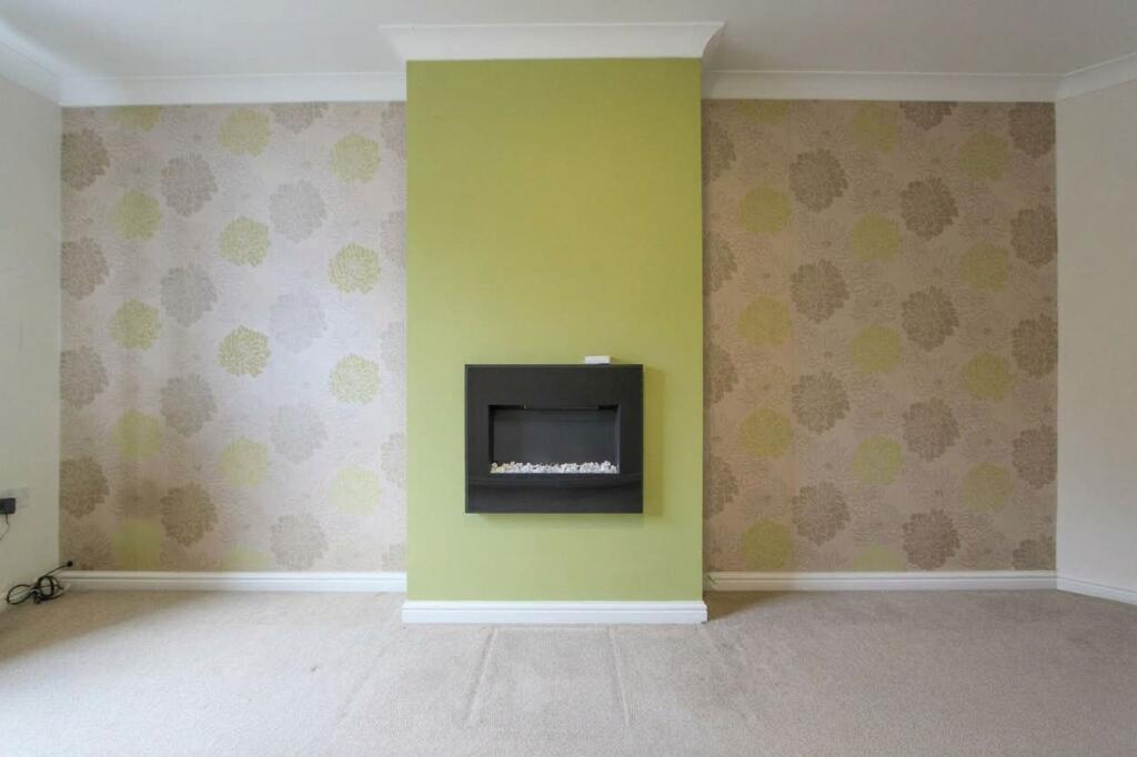 Combine Close, Four Oaks, B75 photo 3
