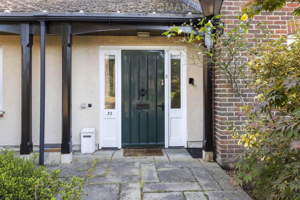 House in Surrey Heath, Surrey - View 2
