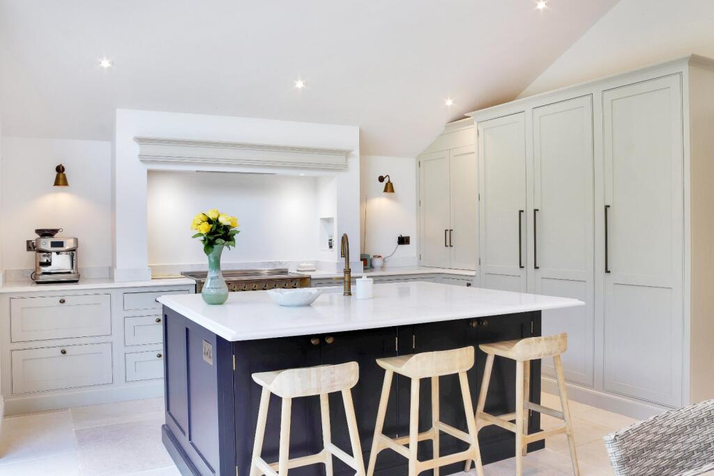 House in Sevenoaks, Dunton Green - View 4
