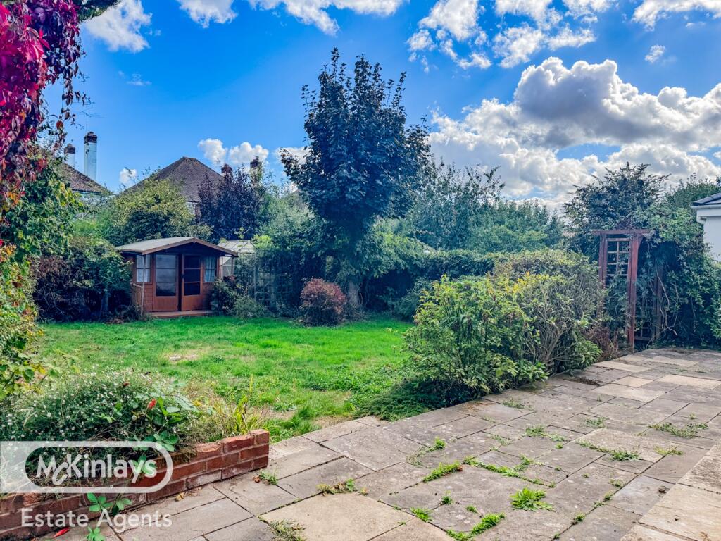 No Onward Chain, 3 Bedroom Detached for Sale in the Parkfield area photo 2