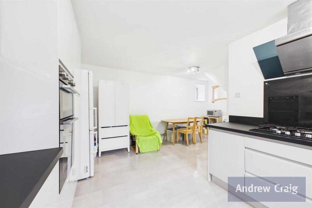 Prudhoe Court, Fawdon photo 4