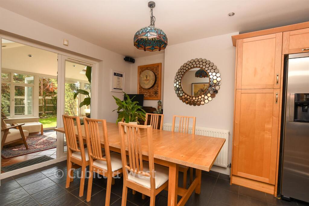 House in Reigate and Banstead, Woodhatch - View 5