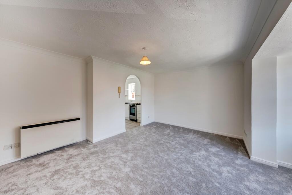 Apartment in Dartford, Stone - More
