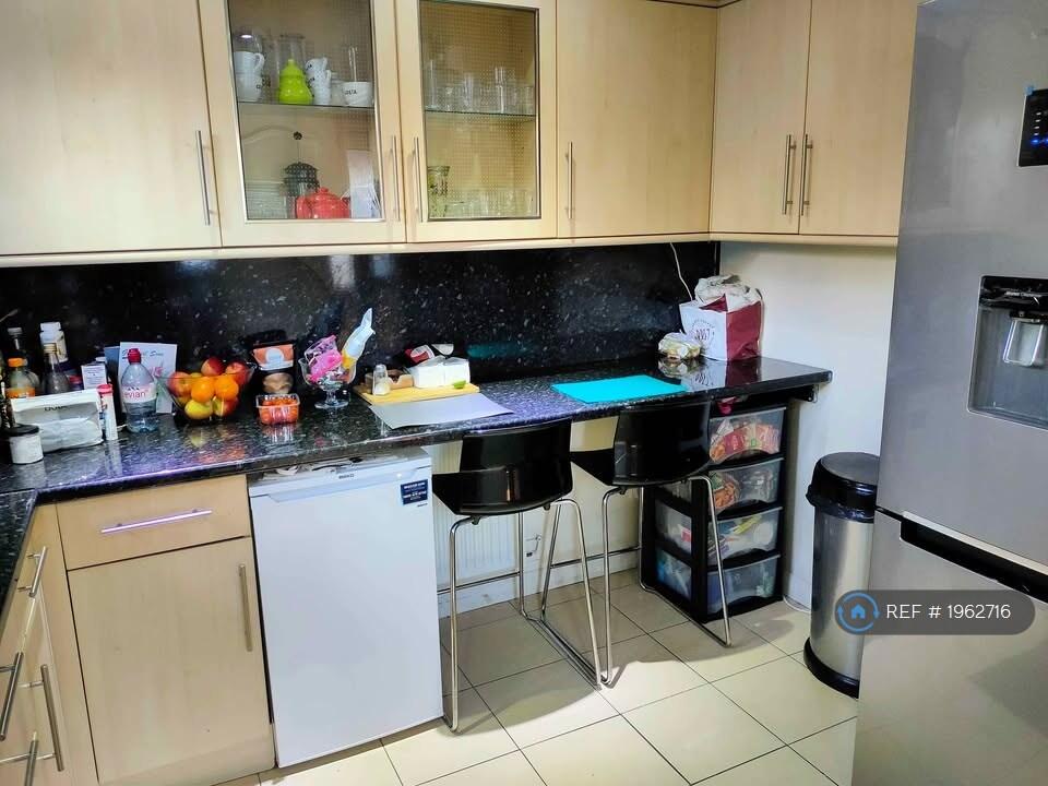 Main image of property: Broome Way, Banbury, OX16
