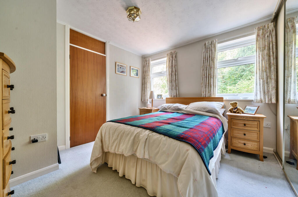 House in Arborfield Green, Finchampstead - View 5