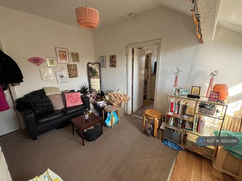 Apartment in Leeds - View 5