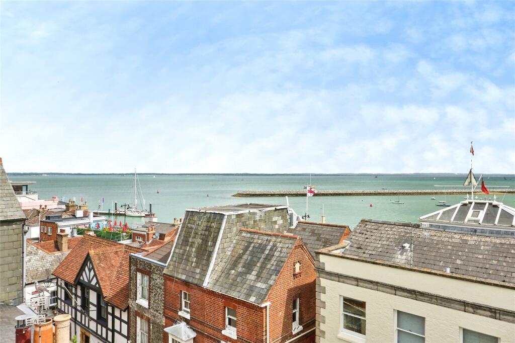 House in Cowes, Isle of Wight - View 2