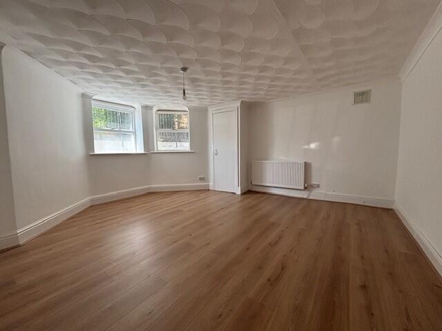 Apartment in Liverpool - More
