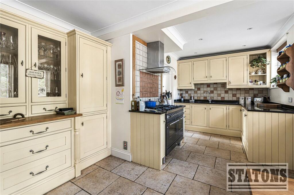 Additional image 12 of Upland Drive, Brookmans Park, Hatfield, Hertfordshire, AL9