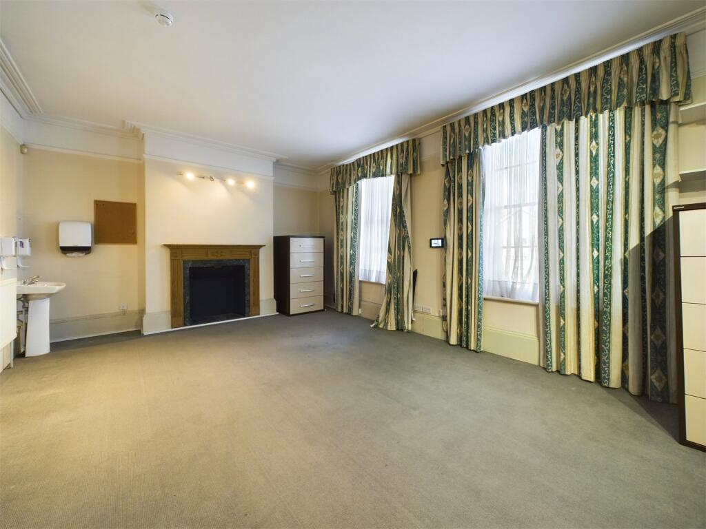 House in Reading, Katesgrove, Newtown - More