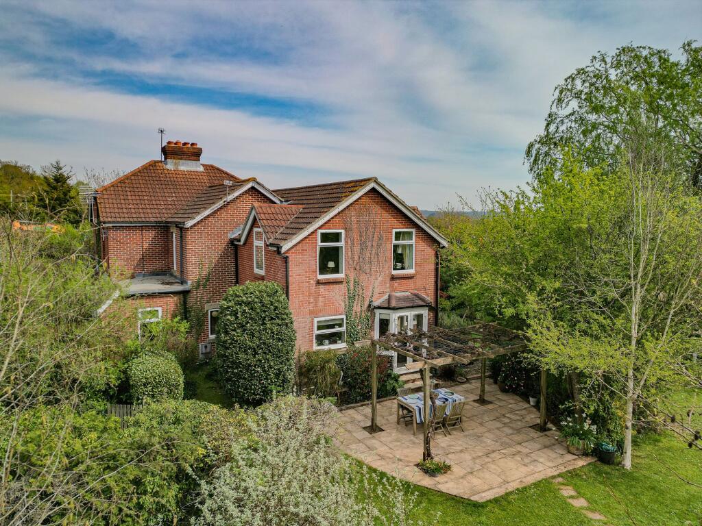 Main image of property: Botley Road, Bishops Waltham, SO32