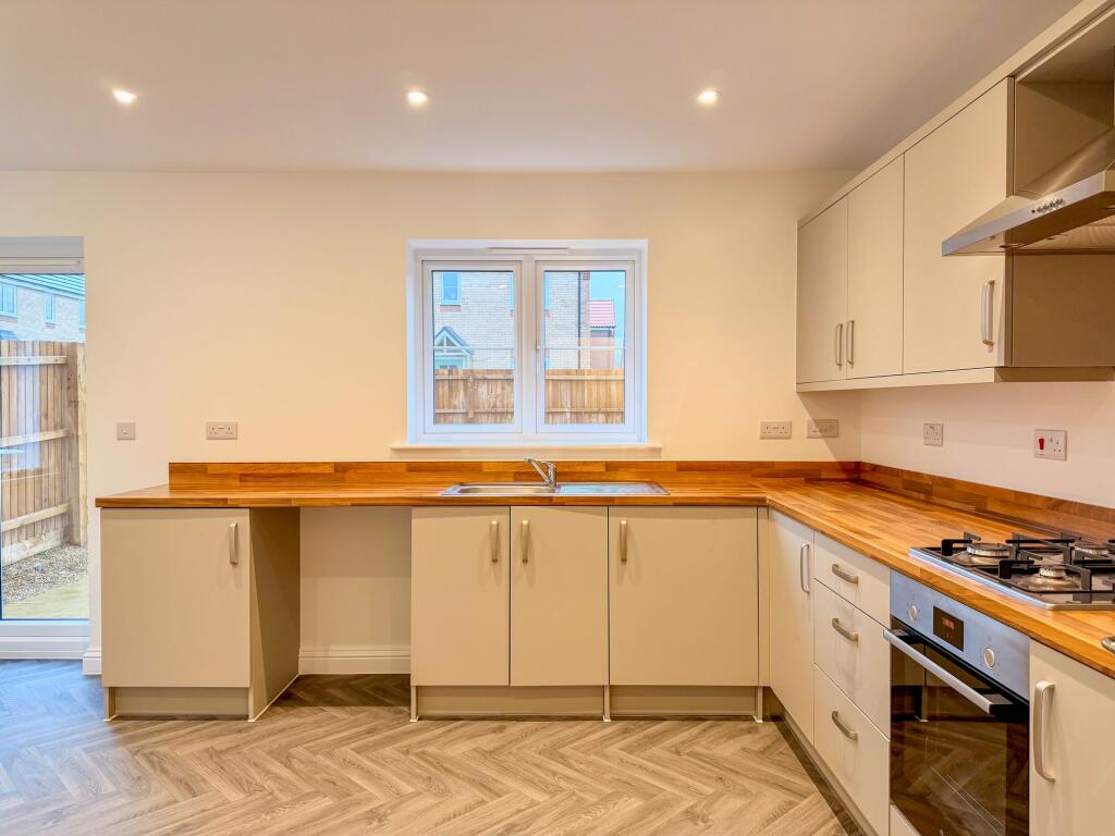 Digby Close, Wittering, PE8 photo 5