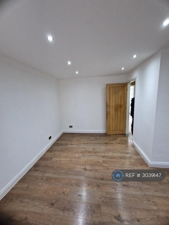 House in Stockport - View 3