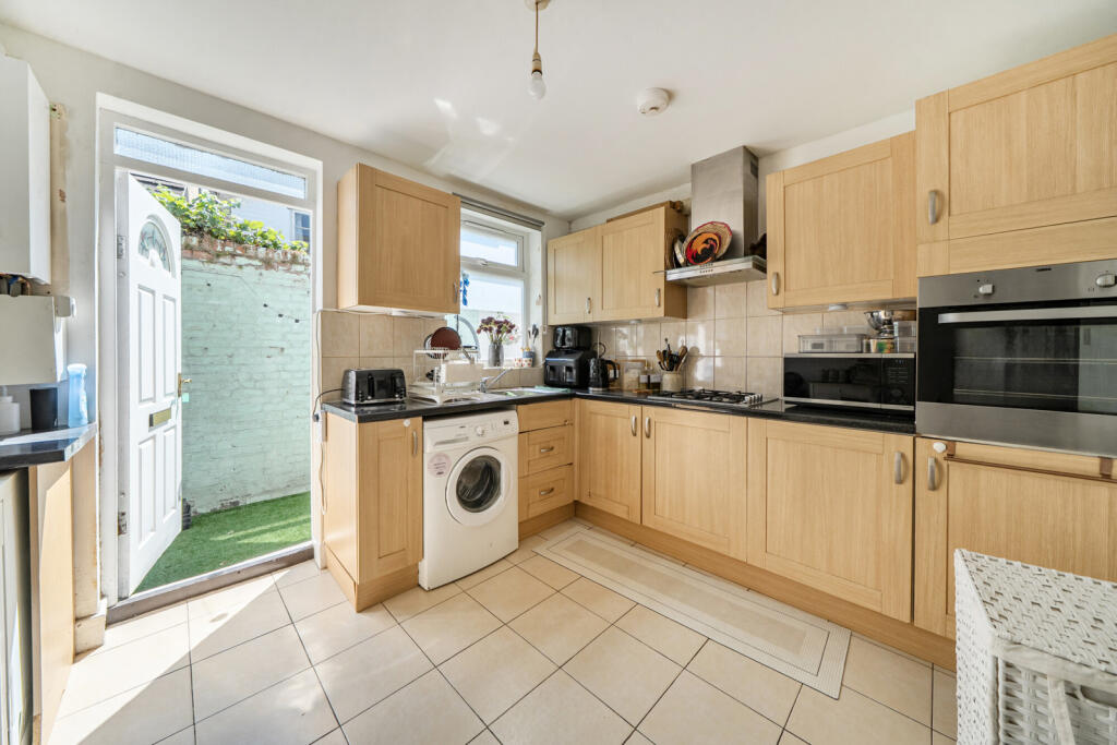 House in London - View 5