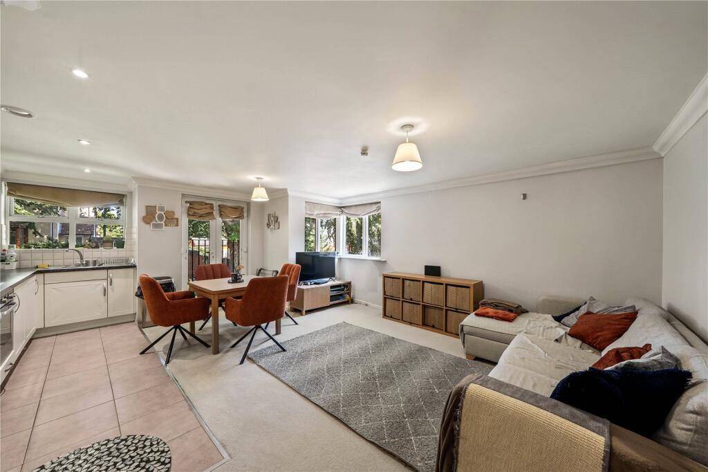 Apartment in Sutton - View 2