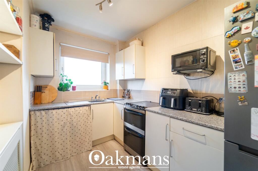 Apartment in Birmingham, Rednal - View 2