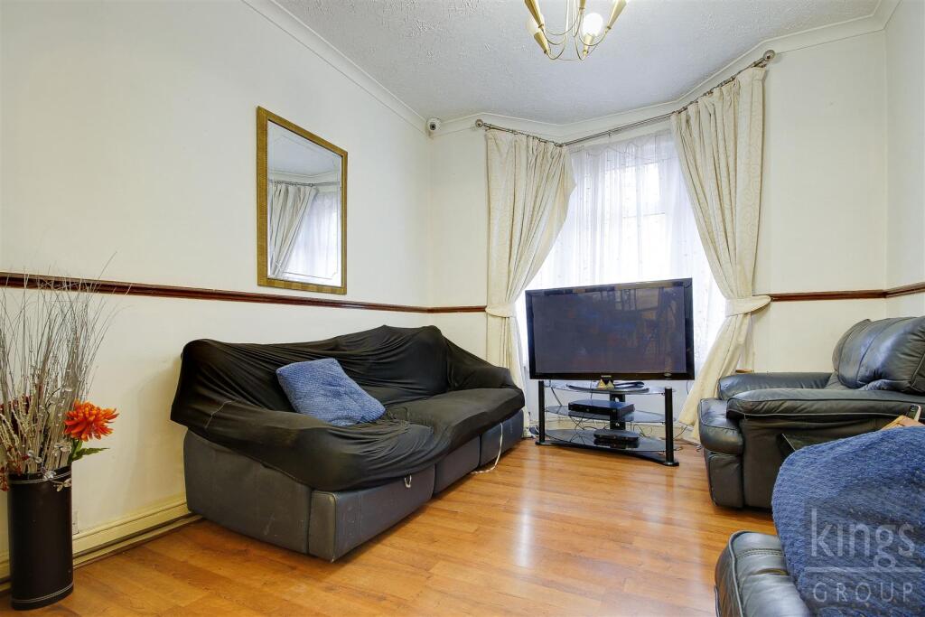 Warwick Road, Edmonton, N18 - View 2