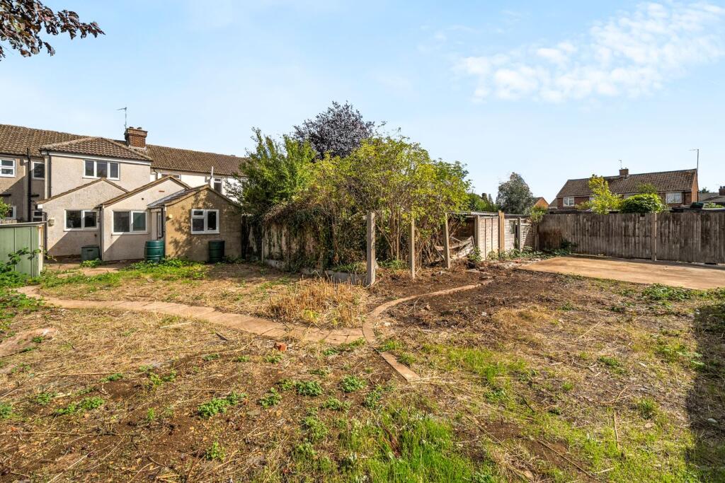 House in Luton - View 2