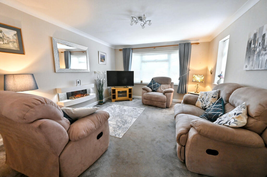 Hawthorn Close, Ashbourne, DE6 photo 3