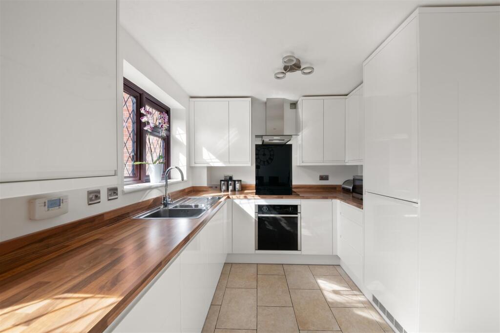 House in Southall - View 4