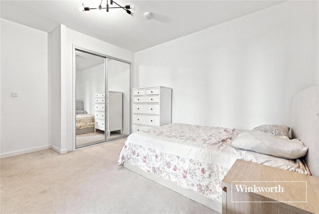Apartment in London - View 5