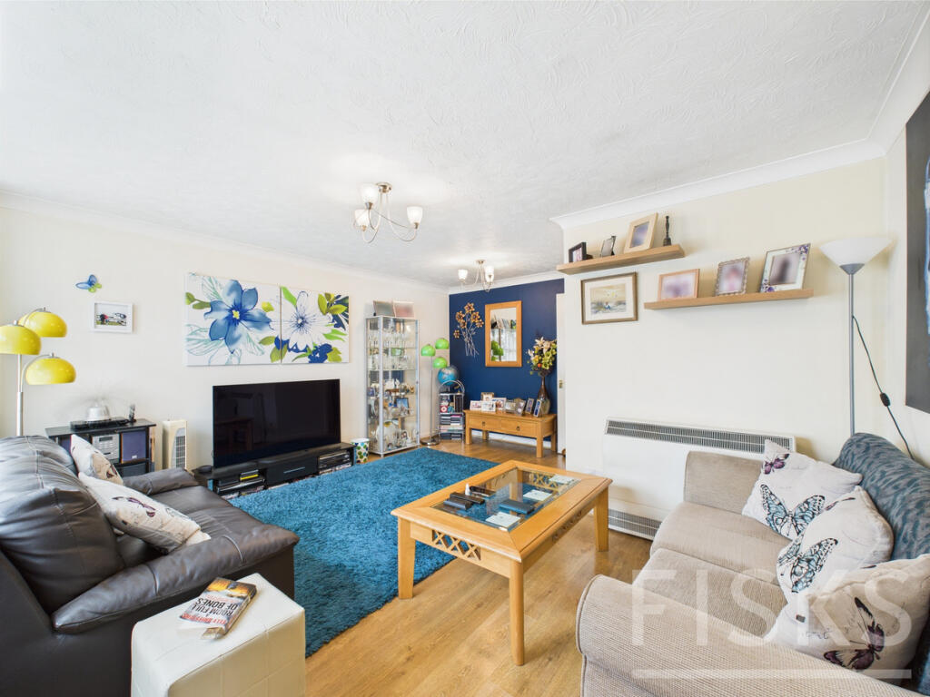 1-bed flat on Shirley Road, Leigh-on-sea, SS9, £170,000