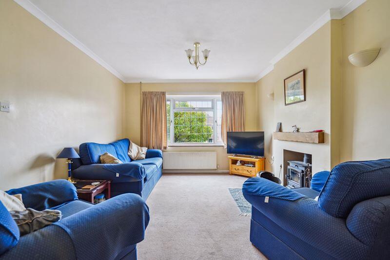 Wakefield Crescent, Stoke Poges photo 2