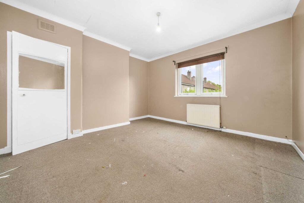 Apartment in Paisley, Renfrewshire - View 3