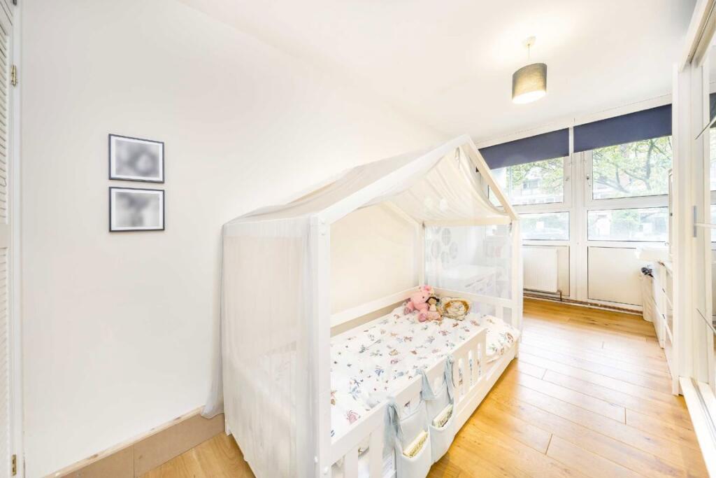 Rosenau Road, Battersea photo 4