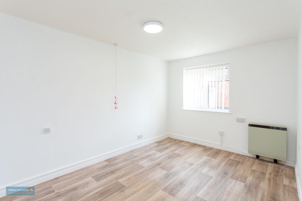 Apartment in Taunton, Galmington - View 5