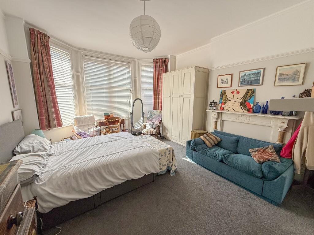 Apartment in Brighton - More