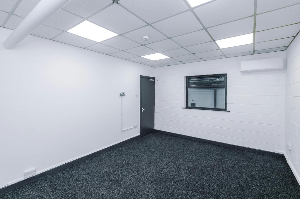 UnitA7-A9,BartonBusinessPark-Mileway-24.jpg