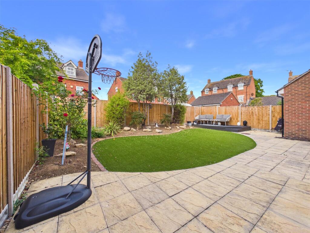 House in Gloucester - View 4