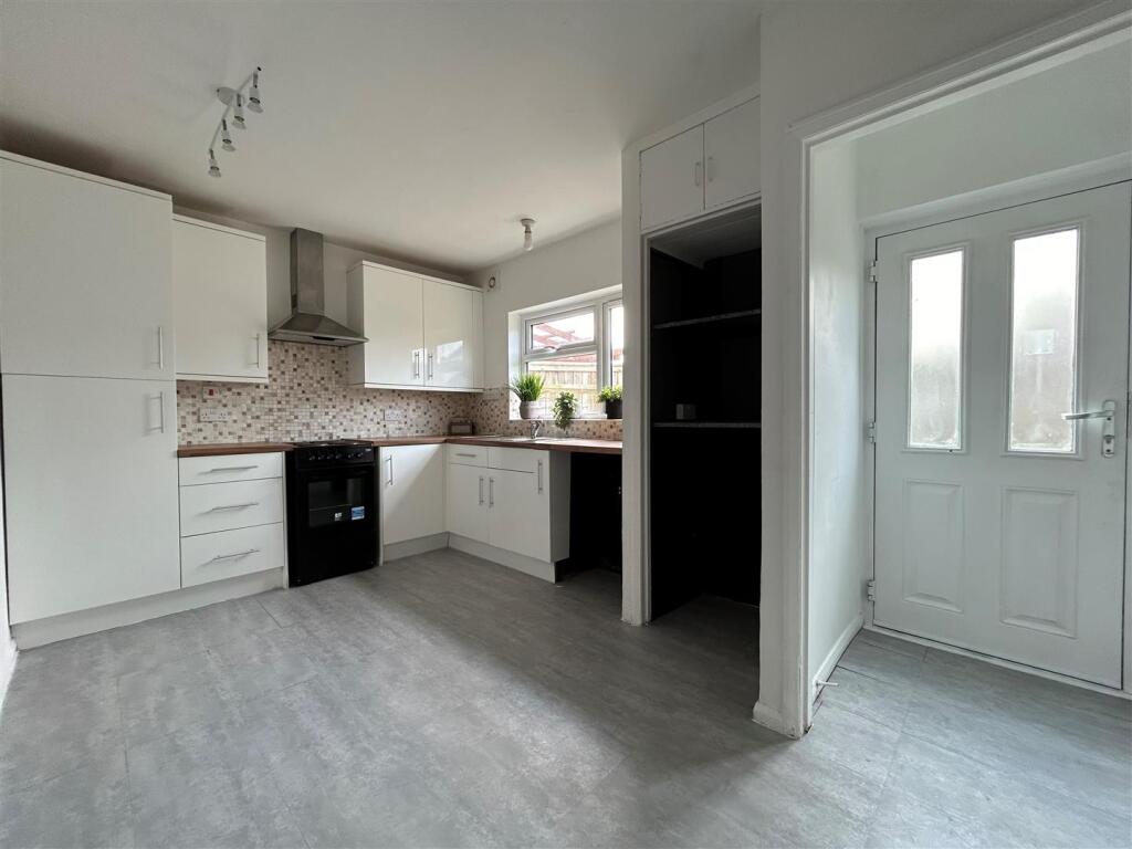 House in Worcester - View 2