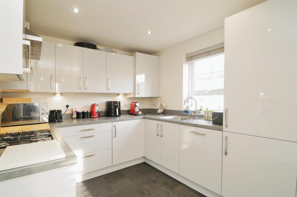 Beckside Close, Harrogate photo 4