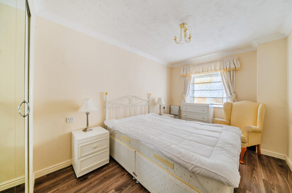 Apartment in London - View 5