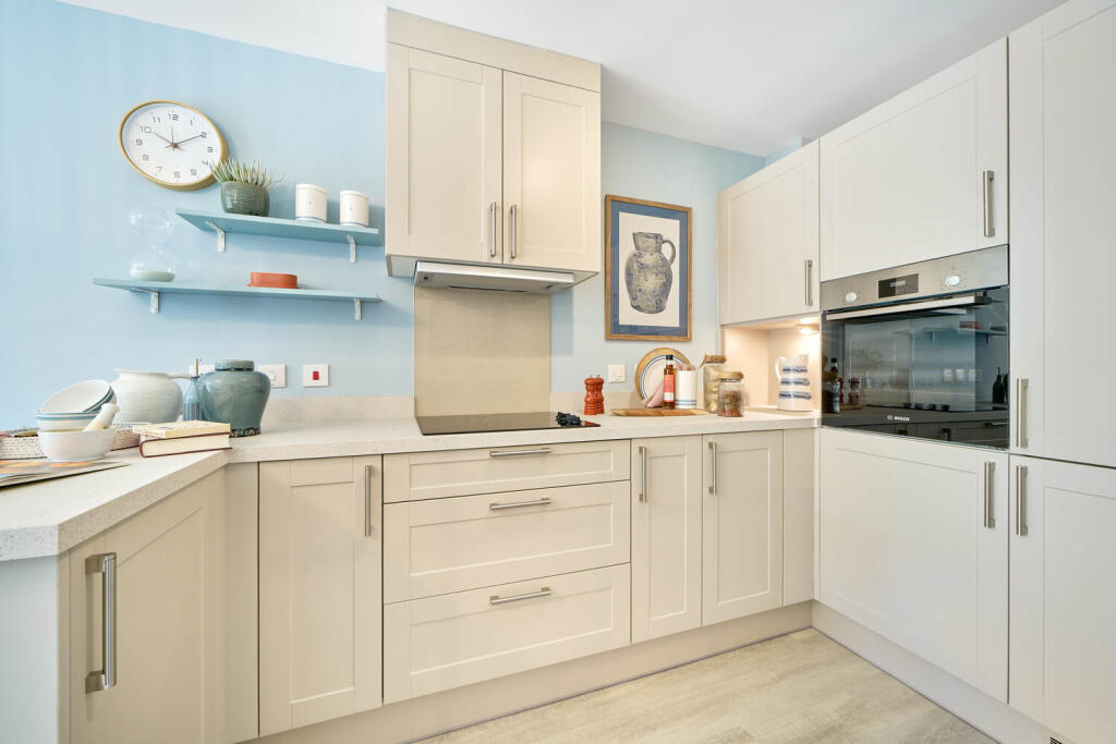 Apartment in Eastbourne, Crumbles - View 3