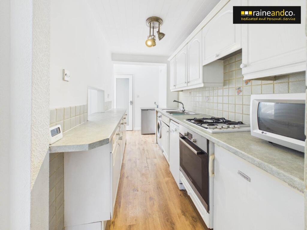 Laurel Avenue, Potters Bar photo 3