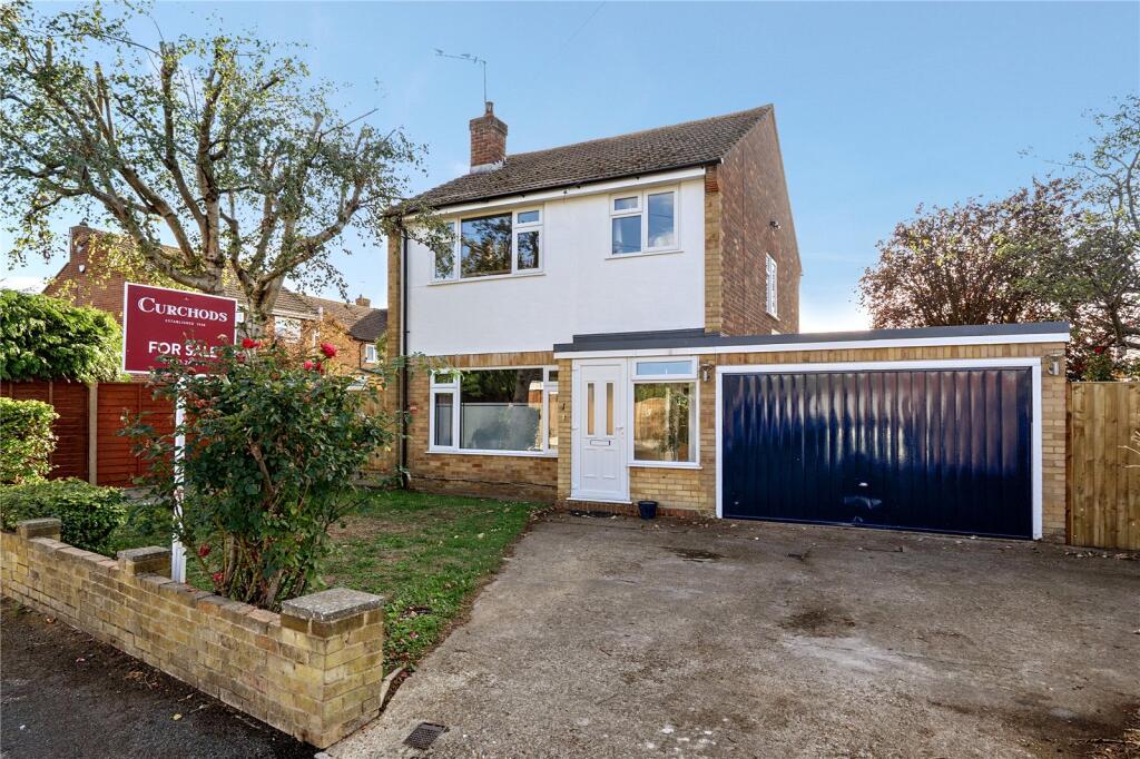 3-bed detached on Hurtwood Road, Walton-On-Thames, KT12, £600,000