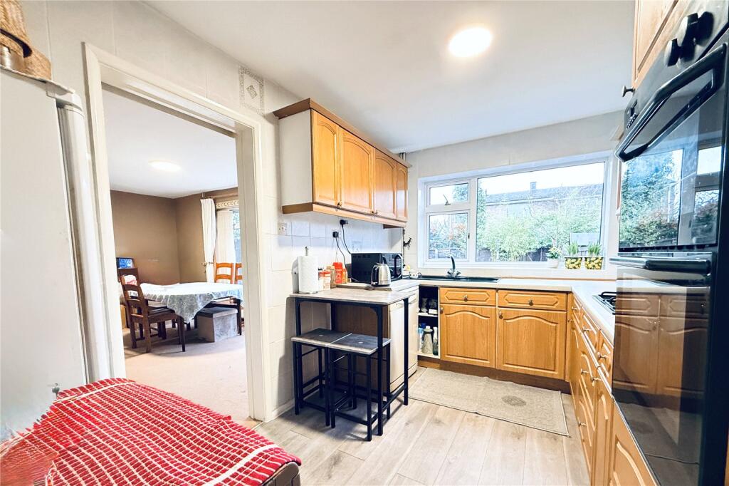 Glebewood, Bracknell, Berkshire, RG12 photo 5