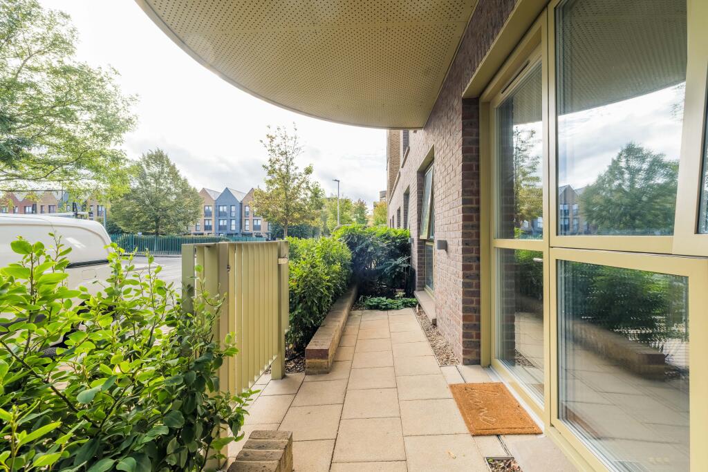 Apartment in London - View 5