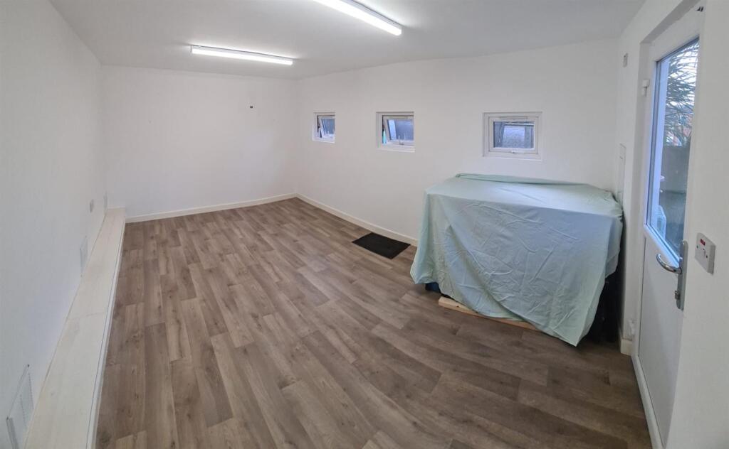 Additional image 33 of Lingfield Avenue, Great Barr, Birmingham