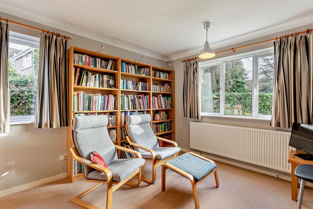 Lindsey Close, Woodnewton, Peterborough, PE8 photo 4