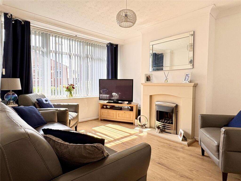 House in Oldham, Greater Manchester - View 2