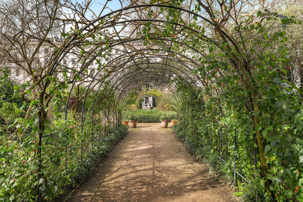 Main image of property: Warwick Square, London