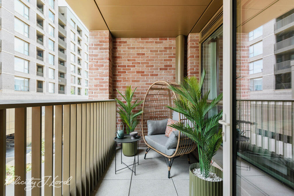 Main image of property: Kennington Lane, London