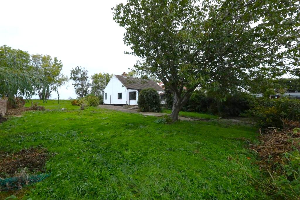 Ashfield Lodge, Stockwith Road, Walkeringham, Doncaster DN10 4JF photo 2
